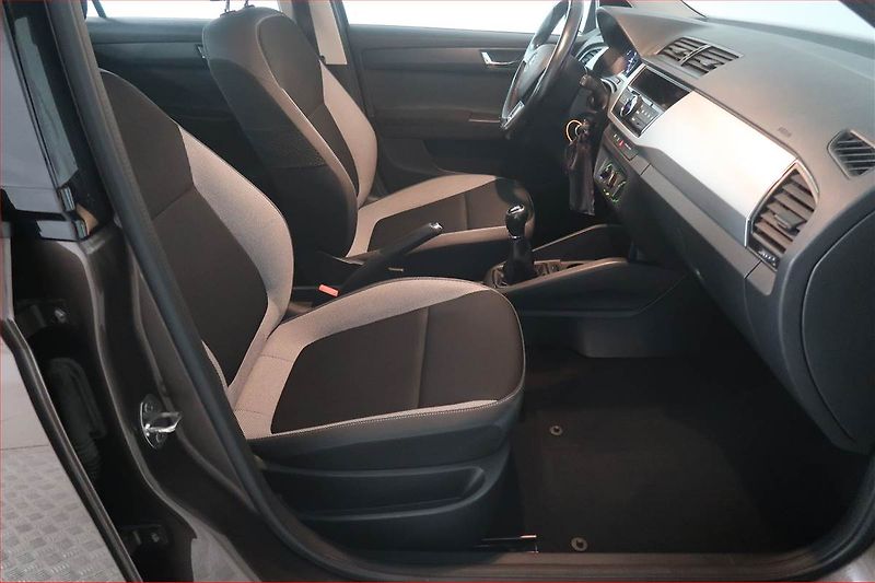 Škoda Fabia (2015) Ambition 1.4 TDI, ČR,1.maj - fotka 9 z 15