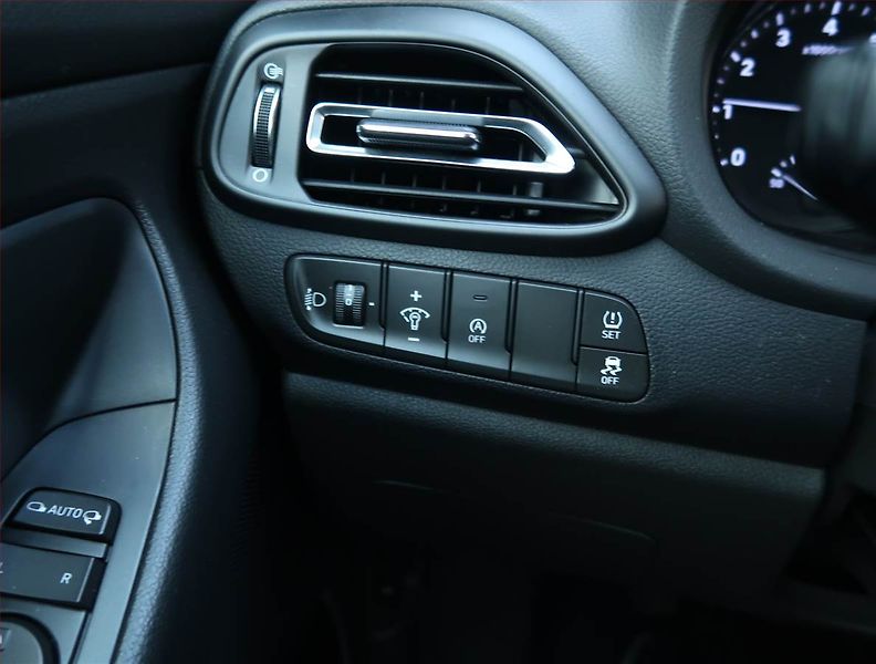 Hyundai i30 (2022) 1.0 T-GDI, ČR,1.maj - fotka 18 z 19