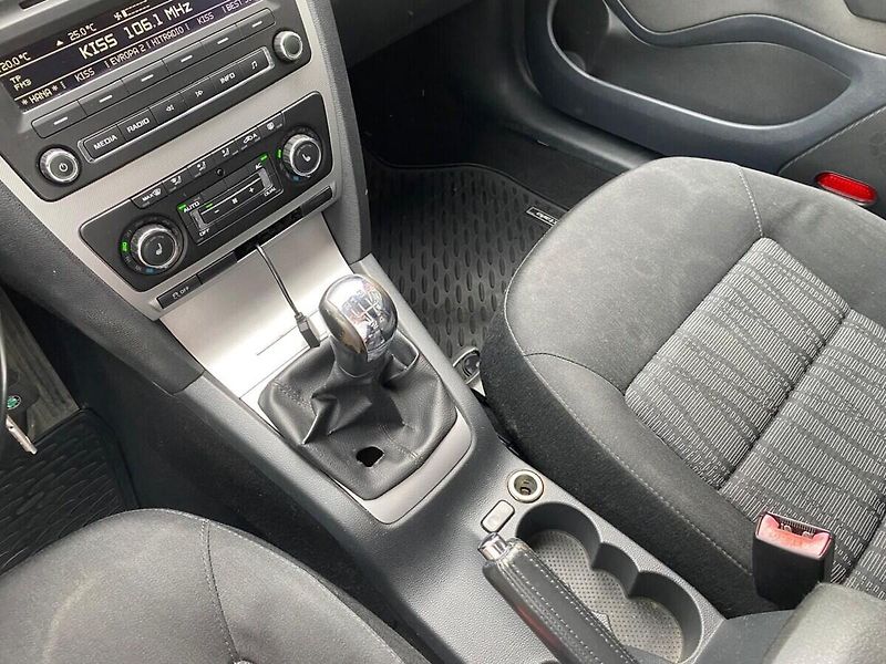 Škoda Octavia 1.9 TDI Combi - fotka 10 z 15