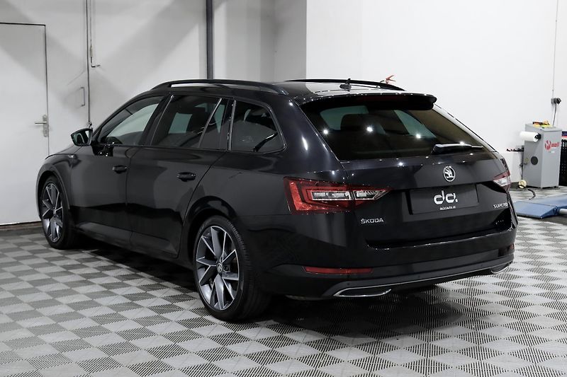 Škoda Superb 2.0 TSI 162 kW DSG Sportline - fotka 4 z 50