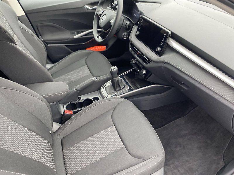 Škoda Fabia (2024) 1.0 TSI 85kW Top Selection - fotka 10 z 32