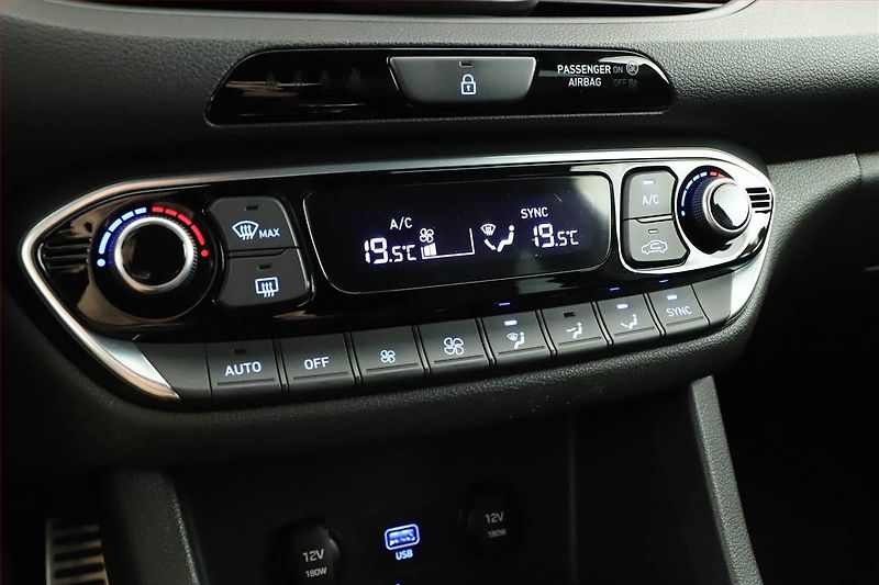 Hyundai i30 (2021) N-Line 1.5 T-GDI MHEV, Navi - fotka 17 z 21