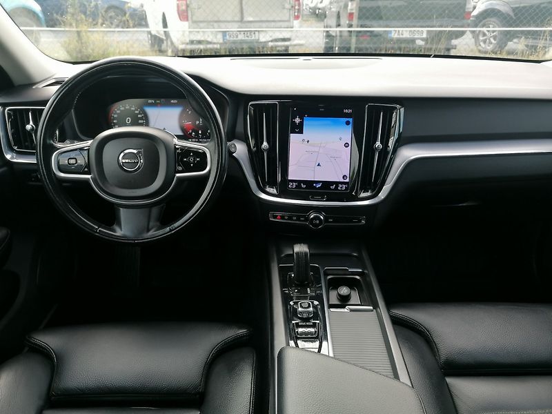 Volvo V60 (2021) 2.0 B4 145kW A/T Kůže - fotka 8 z 27