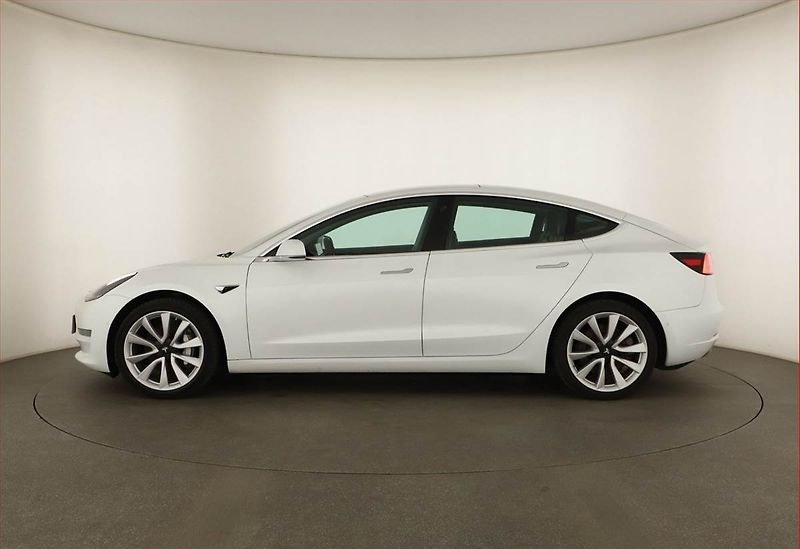 Tesla Model 3 (2019) Long Range 4WD 78kWh, SoH 82% - fotka 3 z 20