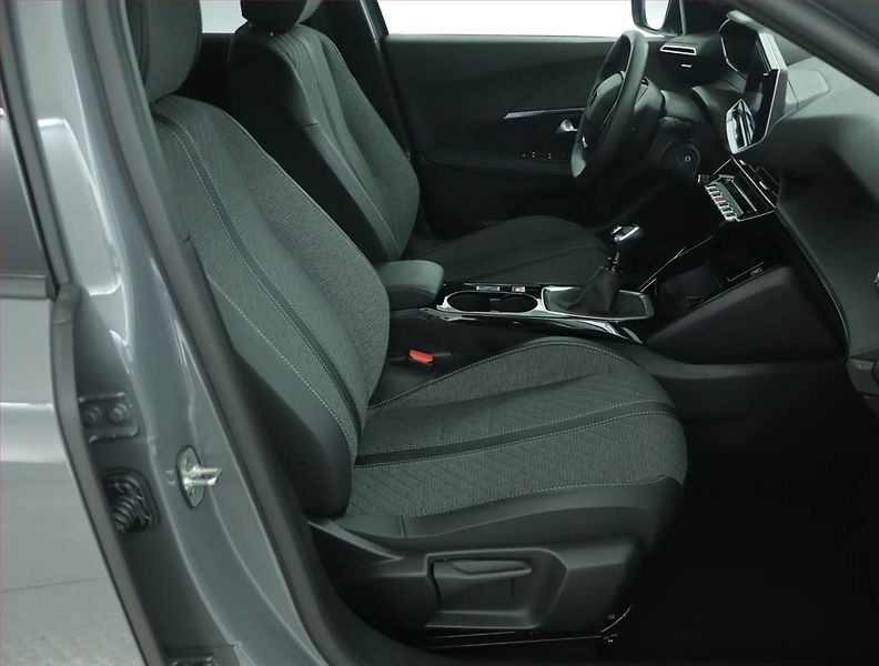 Peugeot 2008 (2025) 1.2 PureTech, Serv.kniha, Kůže - fotka 9 z 15