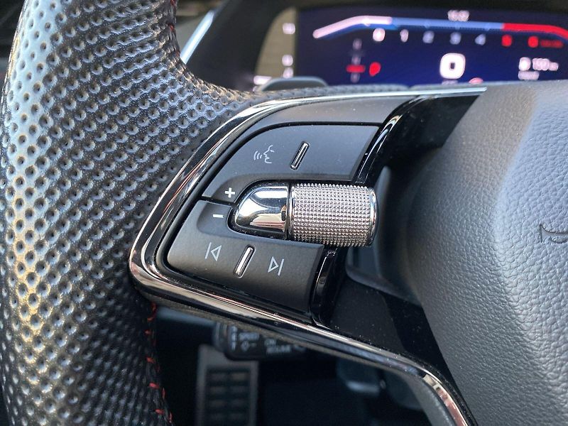 Škoda Octavia (2022) Combi 2.0 TDI 4x4 DSG RS - fotka 16 z 35