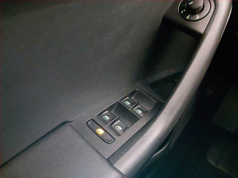 Škoda Octavia (2018) Extra 1.4 TSI, ČR,1.maj - fotka 20 z 20