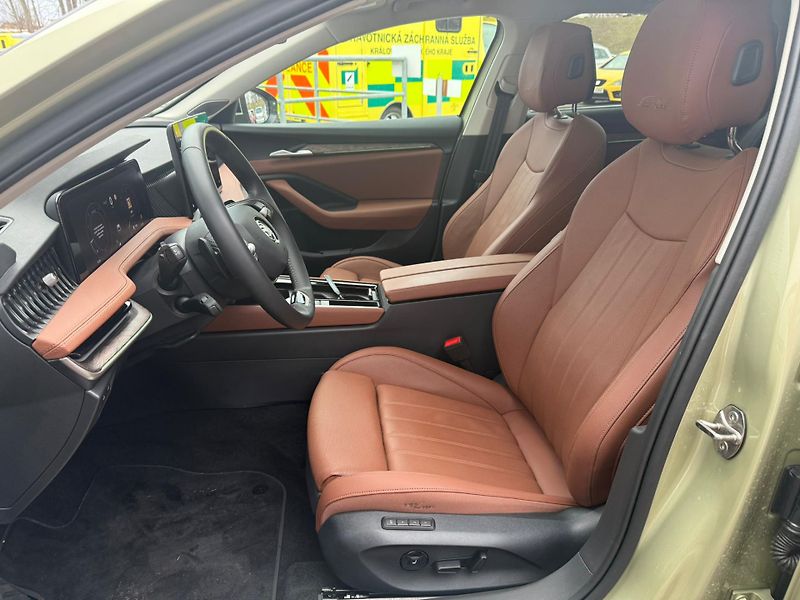 Škoda Superb Combi L&K 2.0 TDI 142kW 4x4 DS - fotka 7 z 27