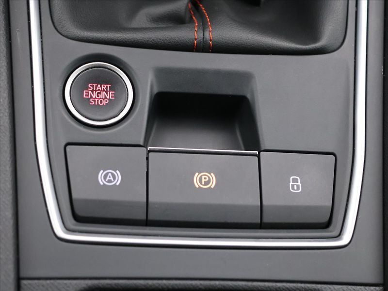 Seat Leon FR 1,5 TSI 96kW Full Link - fotka 20 z 28