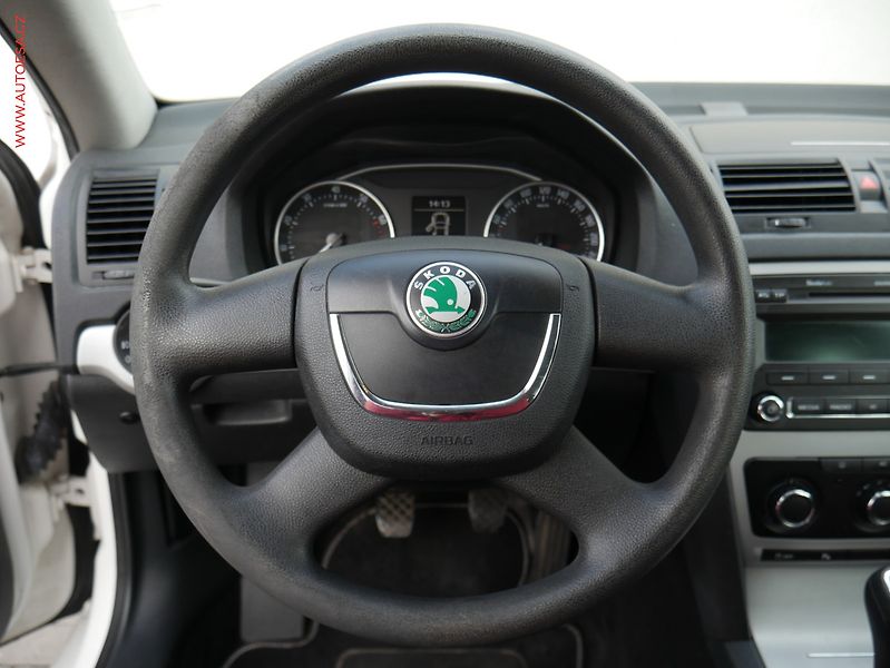 Škoda Octavia (2011) 1.2TSi, 2.maj,ČR, Ambition - fotka 15 z 15