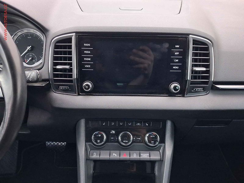 Škoda Karoq (2018) 1.6 TDi, Style, DSG, TZ, navi - fotka 12 z 18