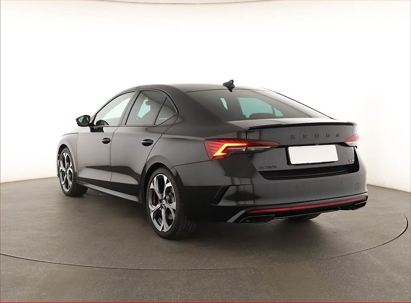 Škoda Octavia (2024) RS 2.0 TSI - fotka 4 z 20