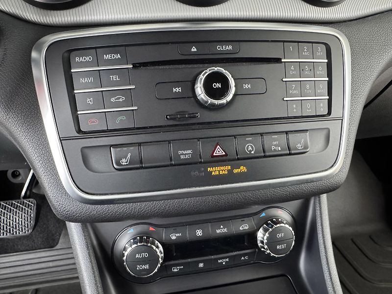 Mercedes-Benz CLA 220d AUT*130kW*REZERVACE! - fotka 21 z 33