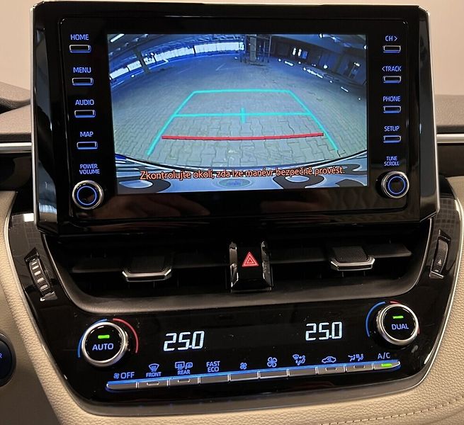 Toyota Corolla 1,8 Hybrid AT Comfort Tech - fotka 16 z 16