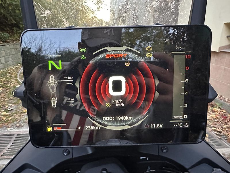 CFMOTO 800 MT (2025) - fotka 8 z 8