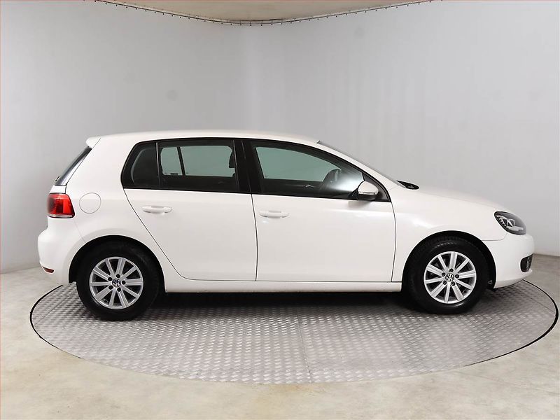 Volkswagen Golf (2012) 1.2 TSI, Tempomat - fotka 6 z 13