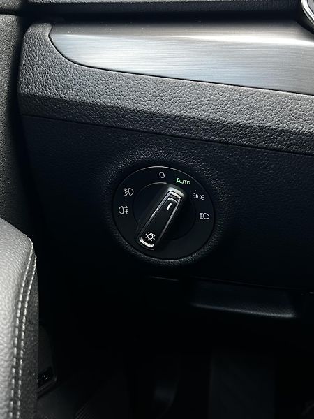 Škoda Superb 2.0TDI DSG Virtual, Kůže, TZ - fotka 22 z 28