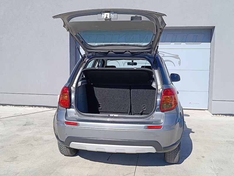 Suzuki SX4 1.6VVT-i 88kW 4X4  - fotka 9 z 29