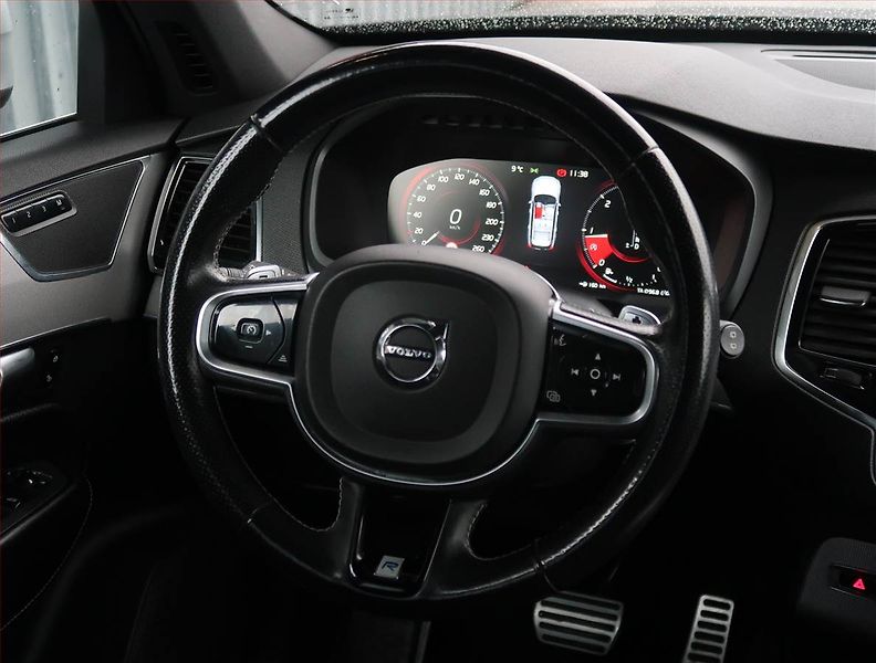 Volvo XC90 (2018) R-Design D5 AWD - fotka 23 z 23