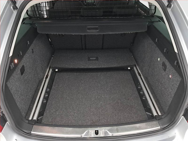 Škoda Superb (2010) 2.0 TDI, 4X4, Xenony - fotka 13 z 16