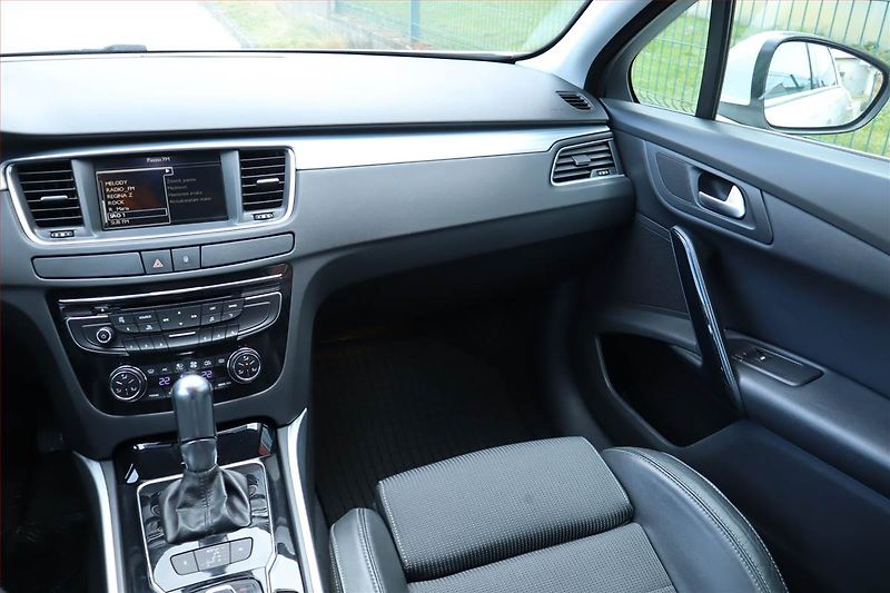 Peugeot 508 (2014) 2.2 HDi, Automat, Serv.kniha - fotka 8 z 25