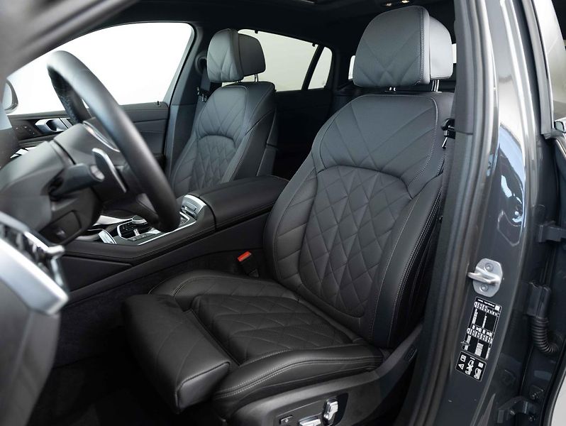 BMW X6 xDrive30d - fotka 18 z 24