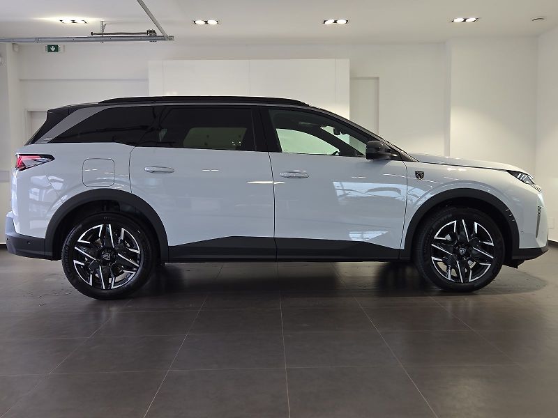 Peugeot 5008 (2025) 5008 GT Hybrid 145 e-DCS6 - fotka 5 z 16