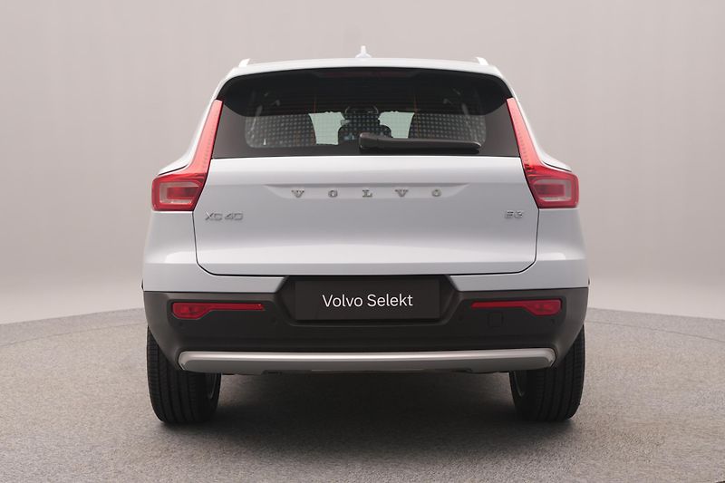 Volvo XC40 B3 CORE AUT CZ 1.maj REZERVACE - fotka 9 z 40