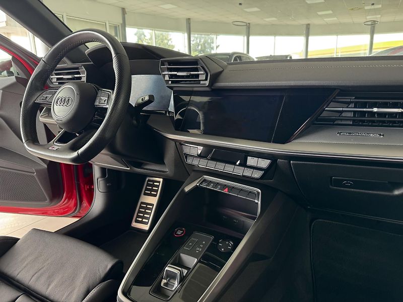 Audi S3 2,0TFSI Quattro*228kW*Head-Up - fotka 14 z 36