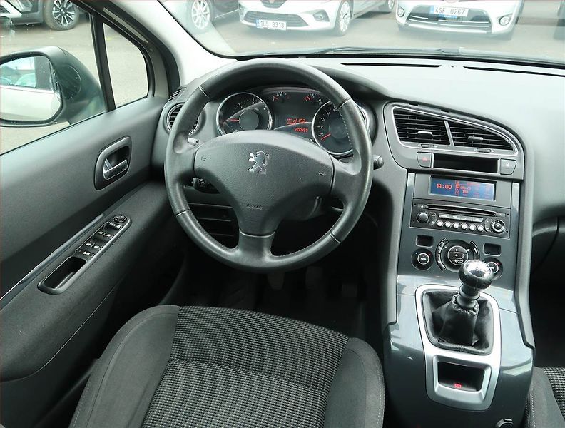 Peugeot 5008 (2012) 1.6 HDi, Serv.kniha, Tempomat - fotka 7 z 15
