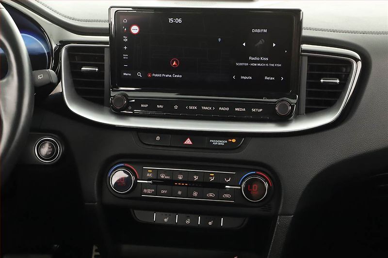 Kia Ceed (2023) Premium 1.6 GDI plug-in - fotka 15 z 19