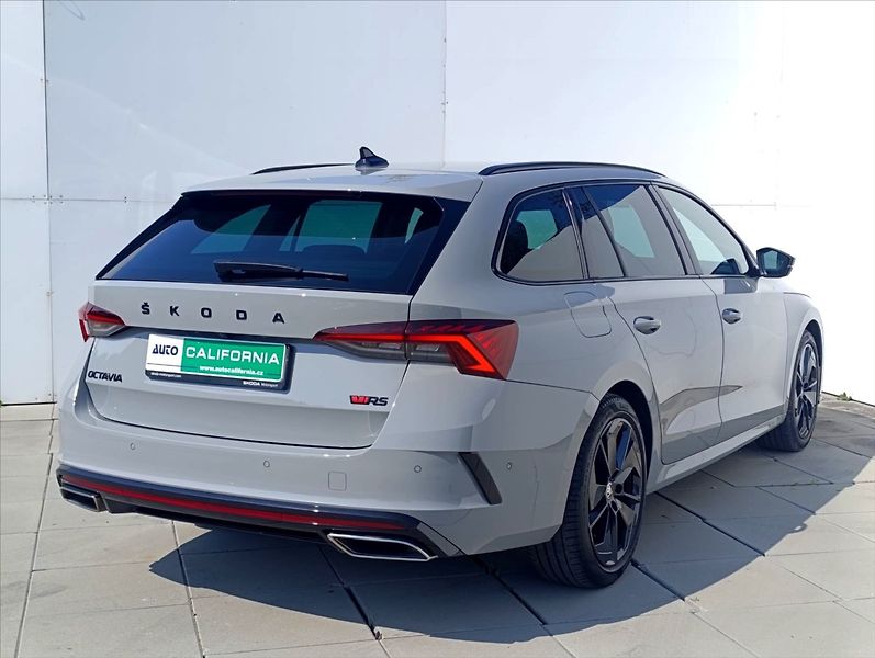 Škoda Octavia 2,0 TDi RS DSG Kamera 1maj. ČR - fotka 7 z 40