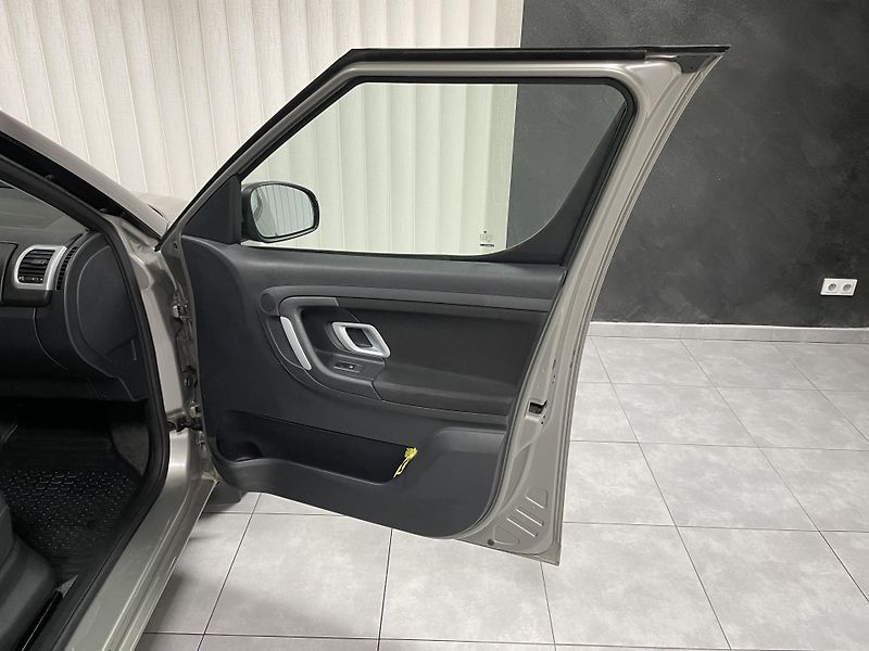 Škoda Roomster 1.2 HTp AC ČR SERVISKA - fotka 12 z 22