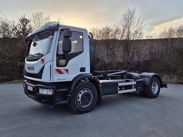 Iveco Eurocargo 180E32 4x2 hákový natahovák - fotka 4 z 15