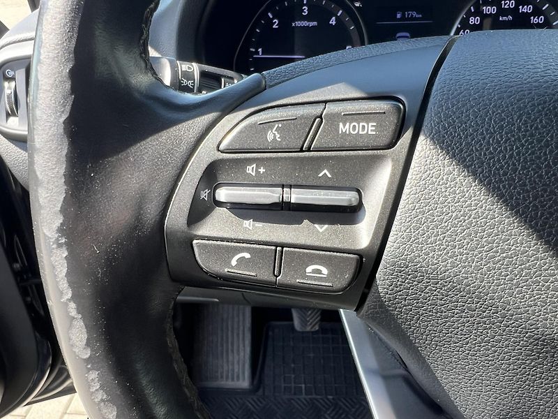 Hyundai i30 (2020) - fotka 15 z 44
