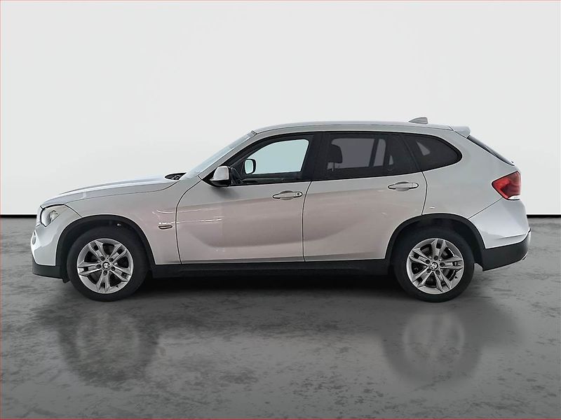 BMW X1 (2010) xDrive20d, 4X4, Navi, Xenony - fotka 6 z 16