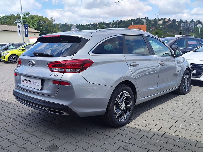 Hyundai i30 1.5 T-GDI/117kW Smart Navi - fotka 5 z 35