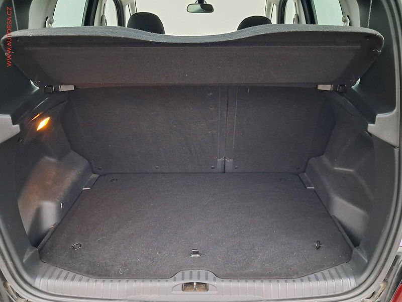 Citroën C3 Picasso (2015) 1.2 PT, Millenium, navi - fotka 7 z 16