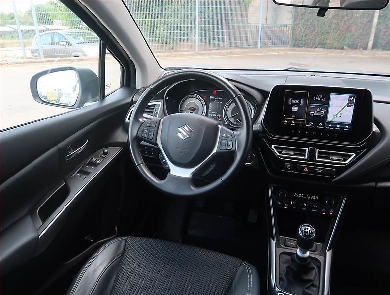 Suzuki SX4 S-Cross (2022) Elegance 1.4 BoosterJet - fotka 7 z 24
