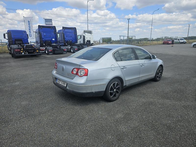 Volkswagen Passat 2,0 TDI 103 kW nafta  - fotka 3 z 9