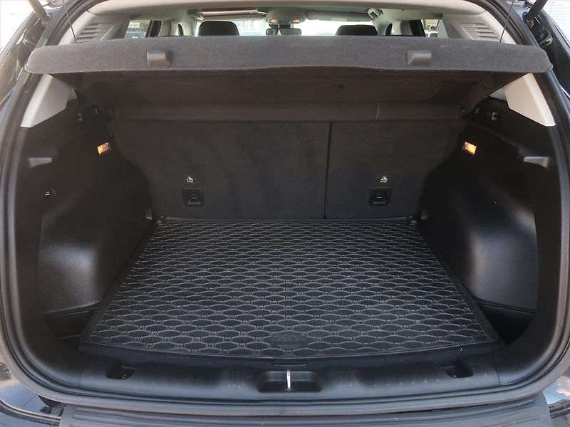 Jeep Compass (2023) 1.3 T-GDI - fotka 13 z 16