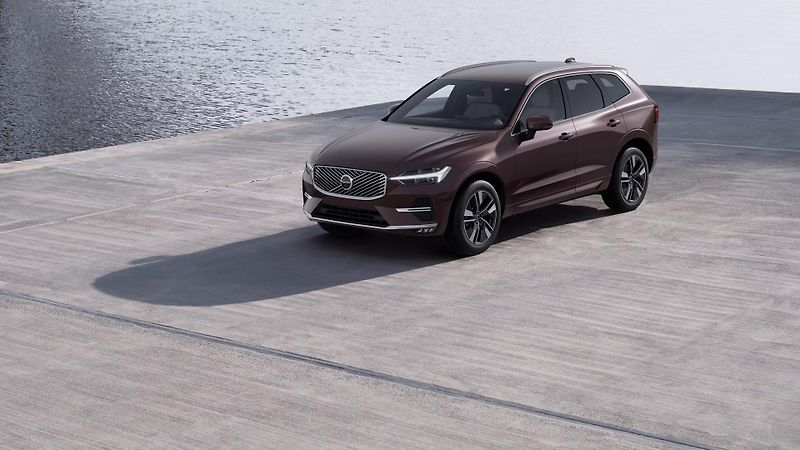 Volvo XC60 (2026) B5 AWD AUT BRIGHT PLUS - fotka 2 z 12
