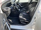 Peugeot 2008 (2018) 1.2PT, ČR, Allure - náhled 9