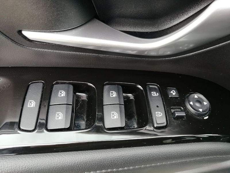Hyundai Tucson 1,6 CRDi Smart 85 kW - fotka 15 z 18