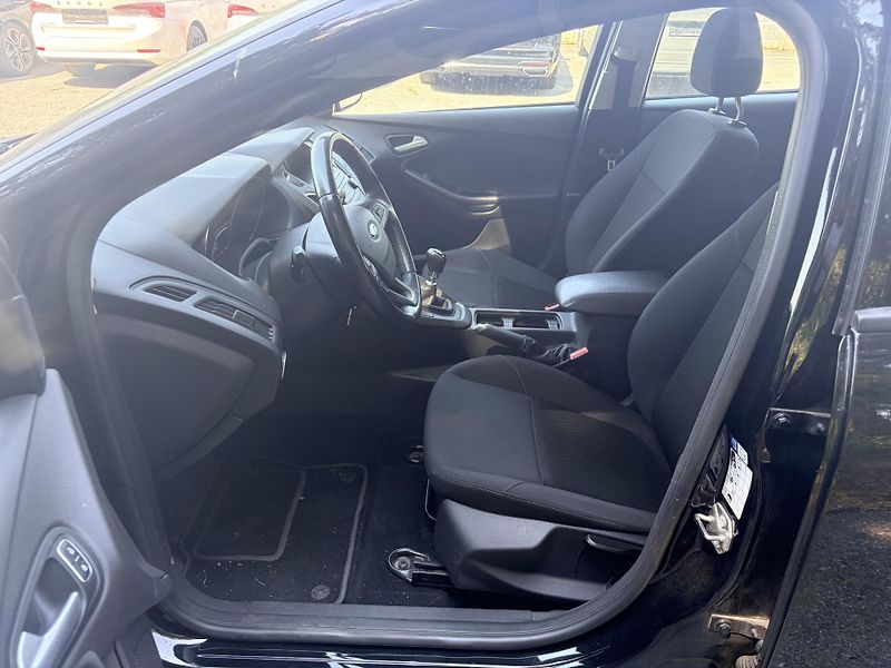 Ford Focus 1.0 EcoBoost   - fotka 6 z 29
