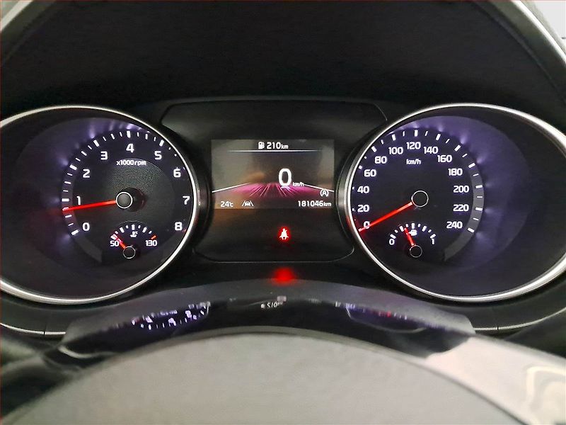 Kia Ceed (2023) 1.5 T-GDI, Serv.kniha - fotka 11 z 18