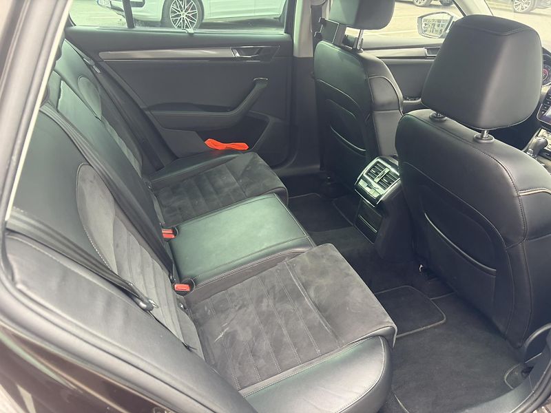 Škoda Superb 2.0TDi Scout DSG 140kW 4x4 - fotka 15 z 21