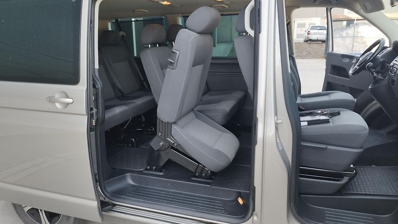 Volkswagen Caravelle (2011) 2.0TDI, volat-608 081 843 - fotka 15 z 15