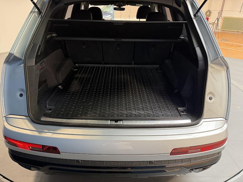 Audi Q7 3.0 55 TFSI quattro tiptronic - fotka 18 z 21