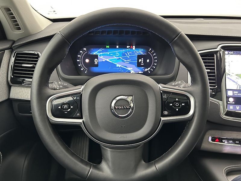 Volvo XC90 2.0 B5 4x4 Plus - fotka 17 z 32